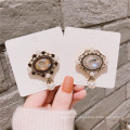 Korean Geometric Alloy Rhinestone Pearl Brooch for Women Girl Coat Sweater Accessories Vintage Badge Fashion Jewelry Handmade